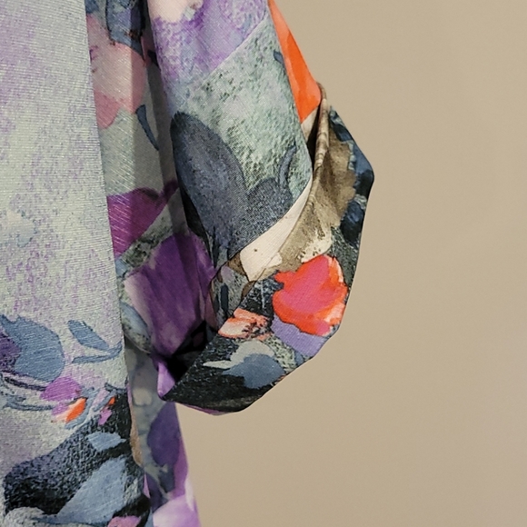 NWOT Floral Tee - Picture 3 of 6